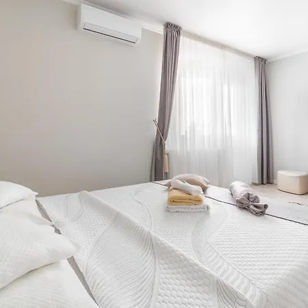 Venezia Studio Apartment Oradea Extérieur photo
