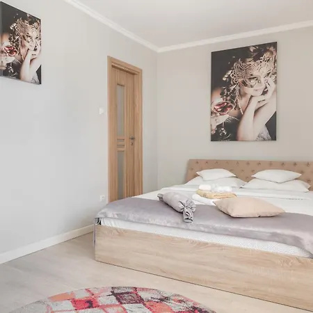 Venezia Studio Apartment Oradea Extérieur photo